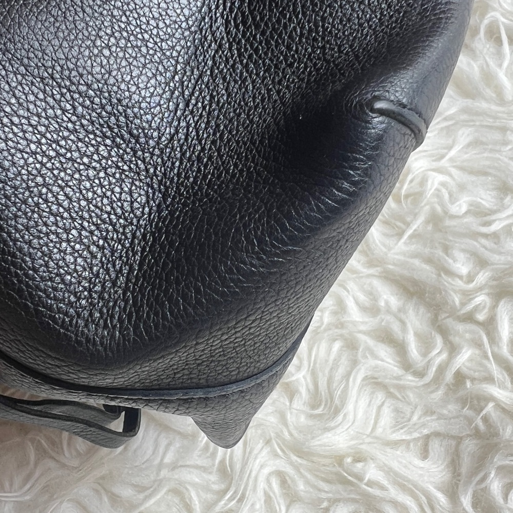 Auth Louis Vuitton LockMe Noir MM | Price Firm - Picture 12 of 16